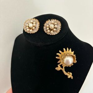 Signed BSK Textured Goldtone Sunflower Brooch Earrings